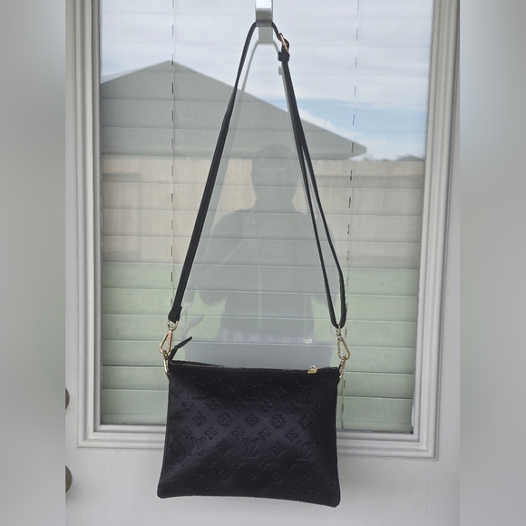 Louis Vuitton Black Embossed Clutch Crossbody Bag Leather Detachable Strap - Picture 4 of 16